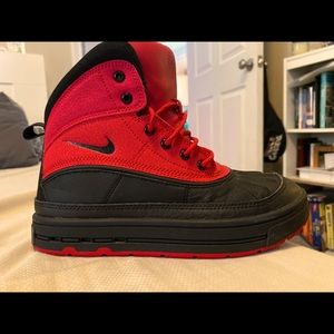 Nike ACG Boots black and Red